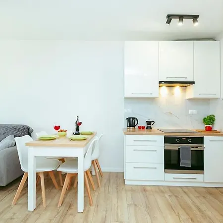 Apartment Przytulny Niedaleko Lotniska W Modlinie