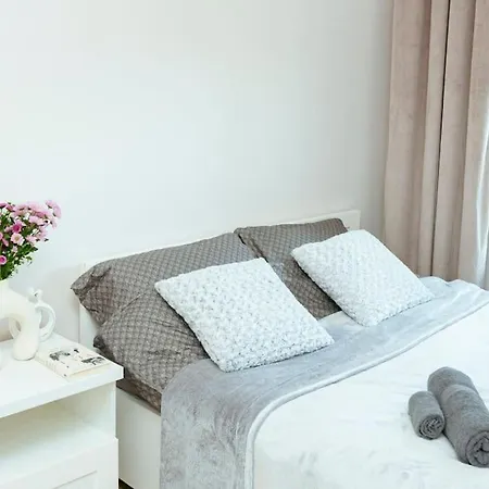 Apartment Przytulny Niedaleko Lotniska W Modlinie